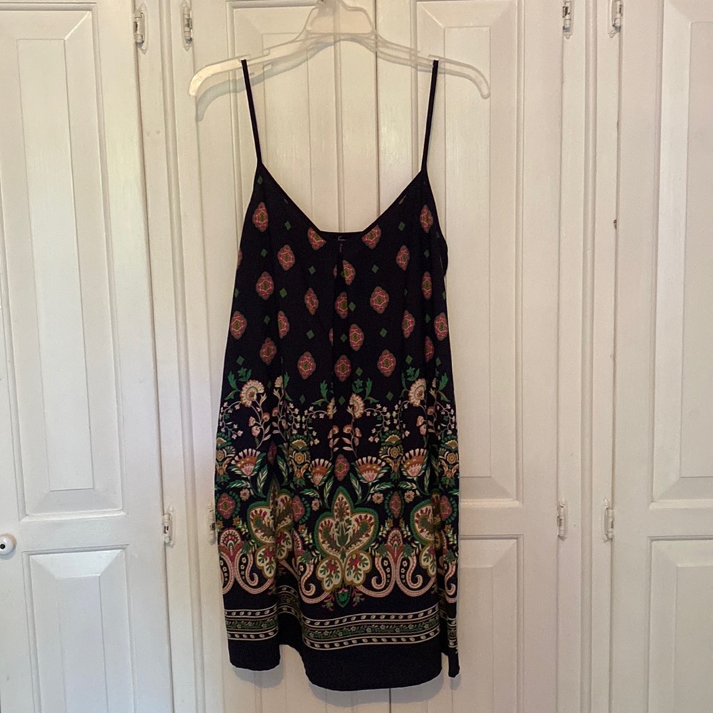 Size Medium Navy patterned shift dress